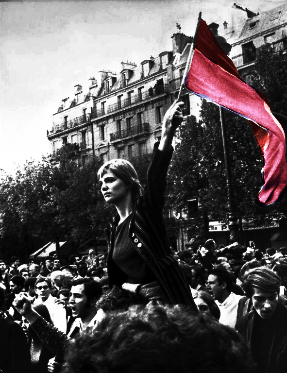 Parigi, 13 maggio 1968: Jean- Pierre Rey scatta "La jeune fille au drapeau", poi chiamata anche "Marianne de 68". La foto fu pubblicata sulle copertine di LIFE e PARIS-MATCH