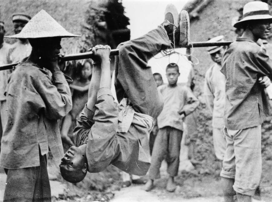 Canton, 1927: rivoluzionario comunista prigioniero dei nazionalisti